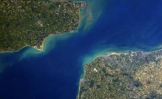 Photo satélite des deux zones de coopérations séparées par la Manche 