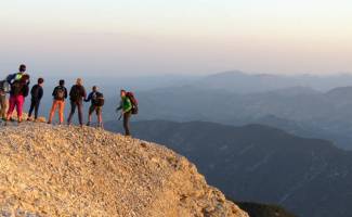 Groupe randonneurs - crêtes sommitale PNR Mont Ventoux