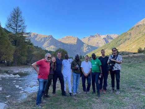 Les équipes guinéennes et françaises dans le Parc national des Ecrins